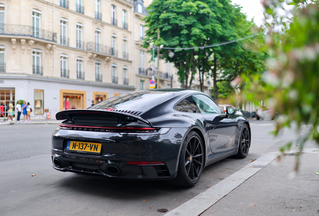 Porsche 992 Carrera 4S