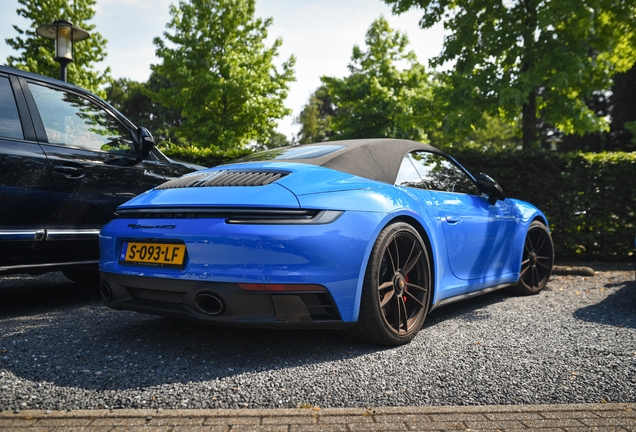 Porsche 992 Carrera 4 GTS Cabriolet