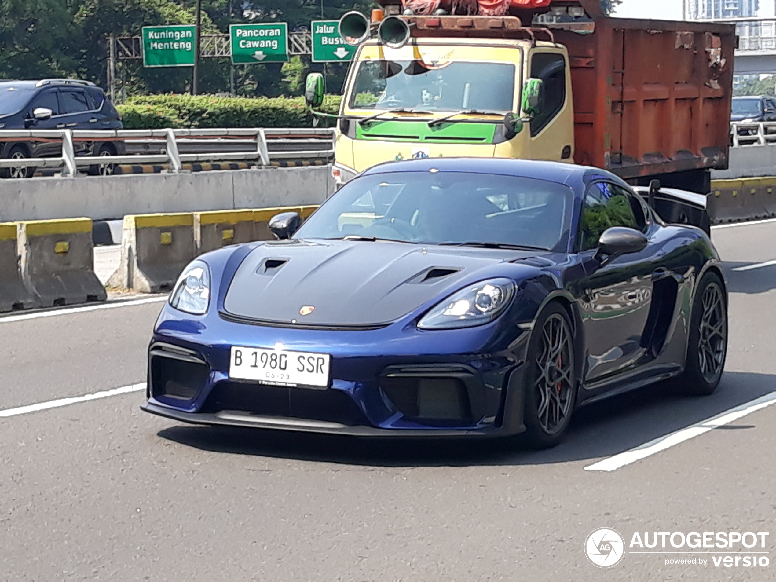 Porsche 718 Cayman GT4 RS Weissach Package