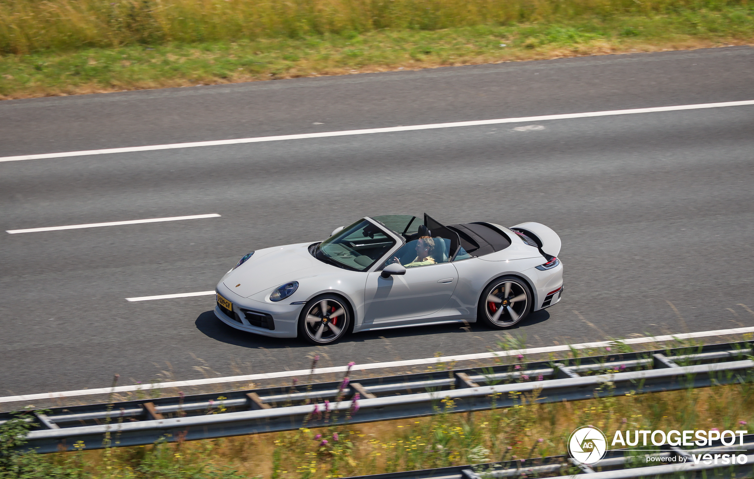 Porsche 992 Carrera 4S Cabriolet