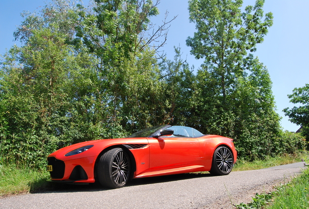 Aston Martin DBS Superleggera Volante