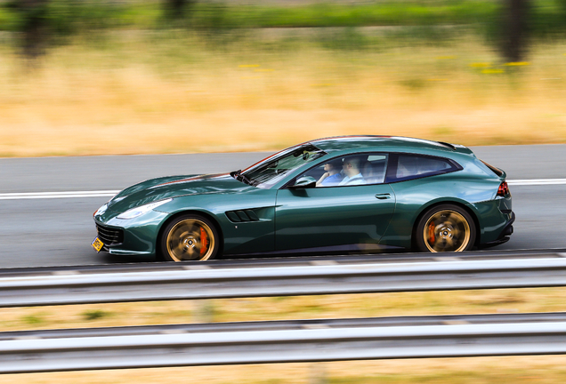 Ferrari GTC4Lusso T