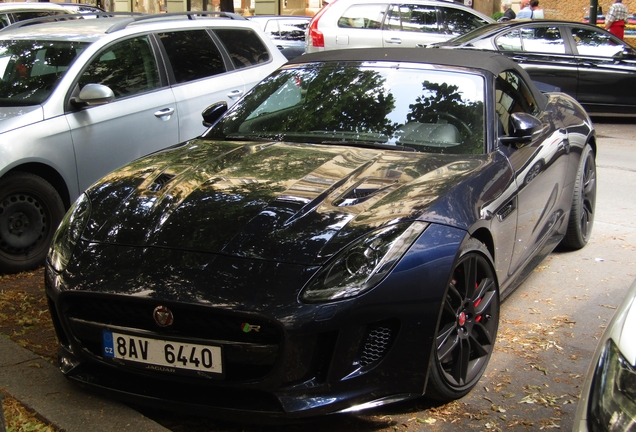 Jaguar F-TYPE R AWD Convertible