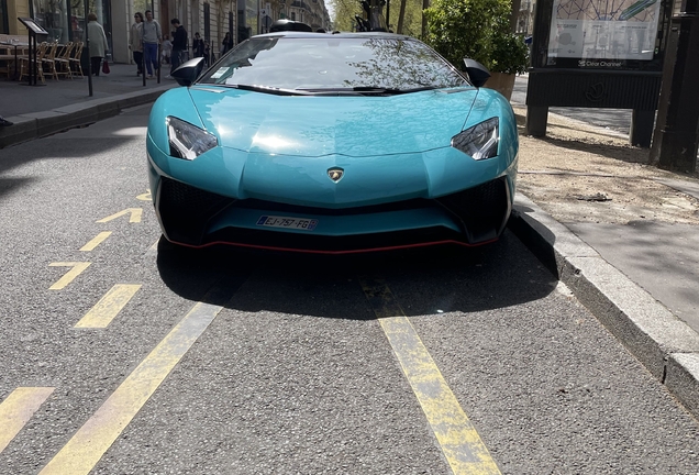 Lamborghini Aventador LP750-4 SuperVeloce Roadster