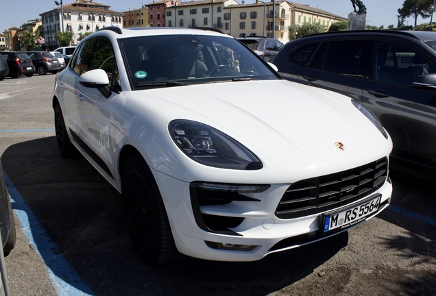 Porsche 95B Macan GTS