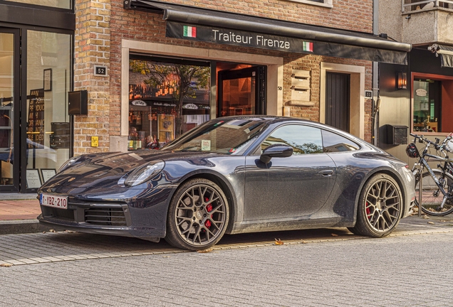 Porsche 992 Carrera 4S