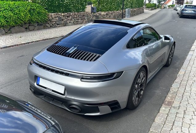 Porsche 992 Carrera 4S