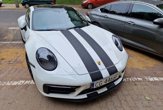 Porsche 992 Carrera GTS