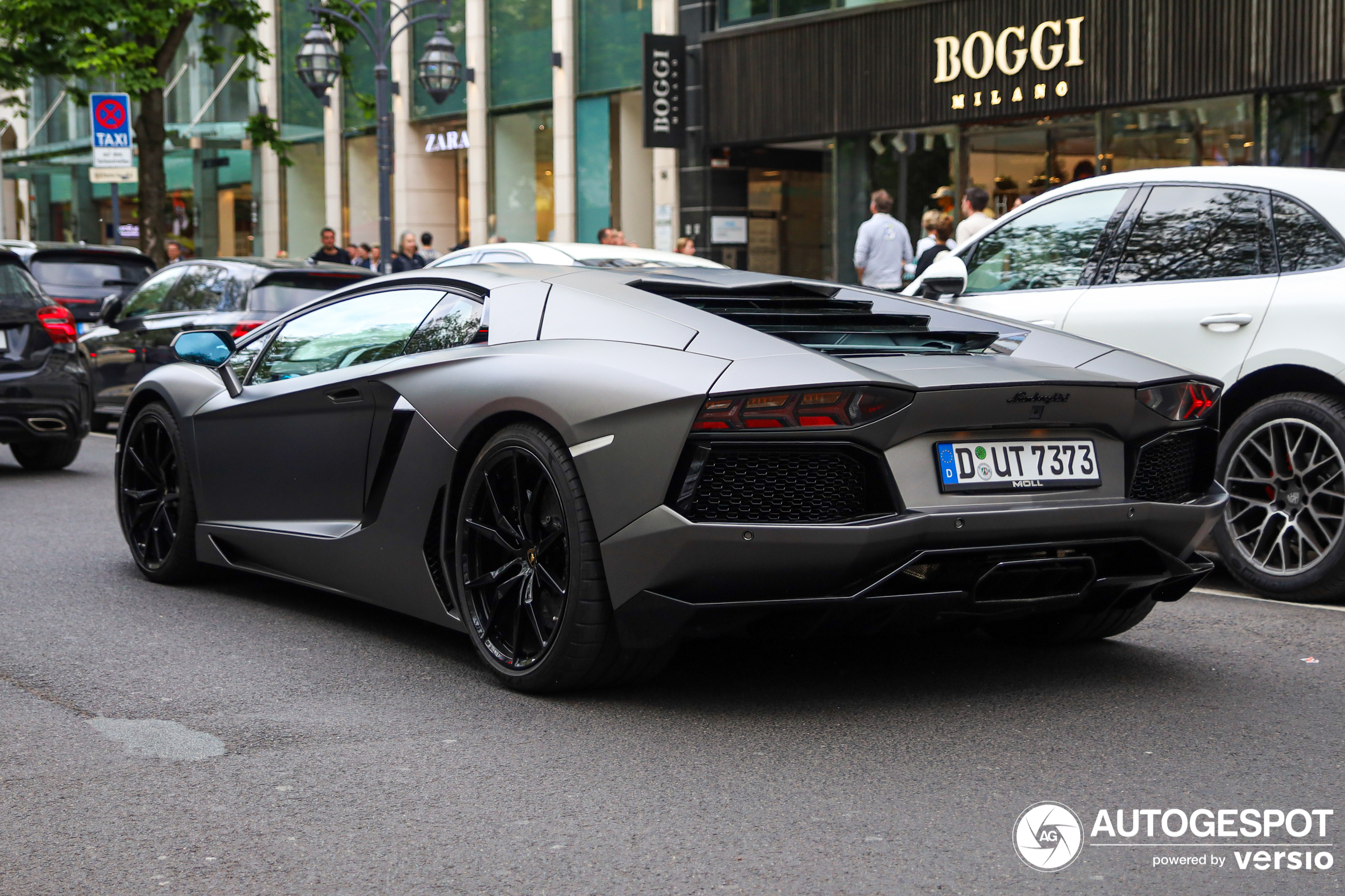 Lamborghini Aventador LP700-4