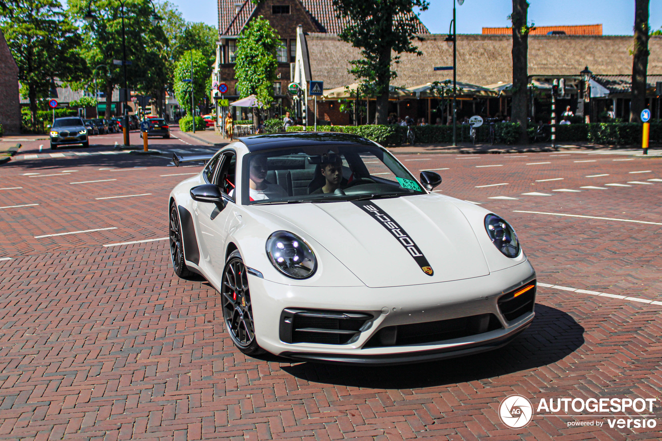 Porsche 992 Carrera GTS