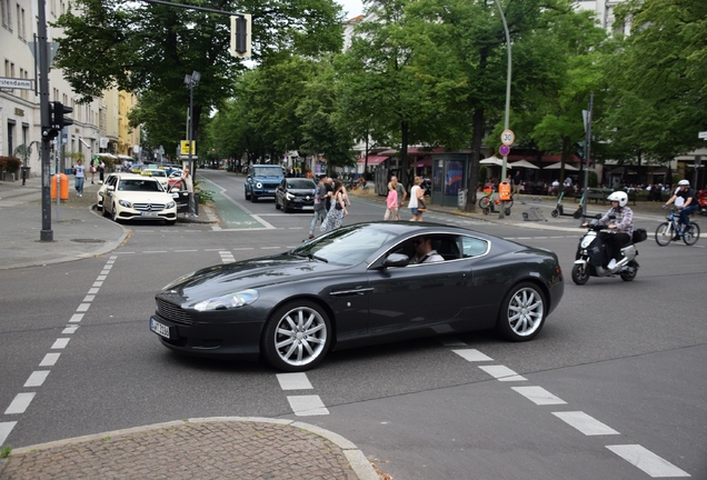 Aston Martin DB9