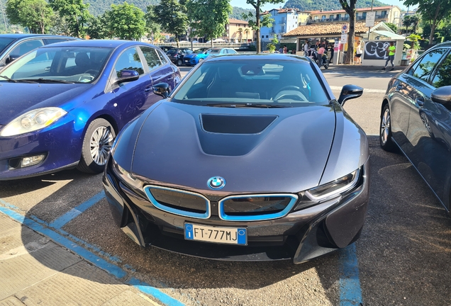 BMW i8