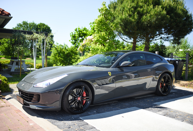 Ferrari GTC4Lusso