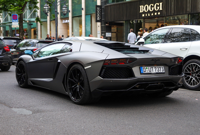 Lamborghini Aventador LP700-4