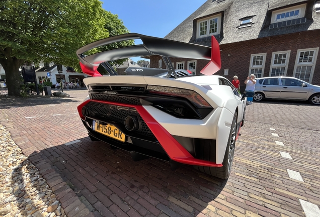 Lamborghini Huracán LP640-2 STO