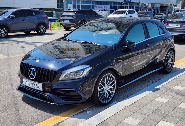 Mercedes-AMG A 45 W176 2015