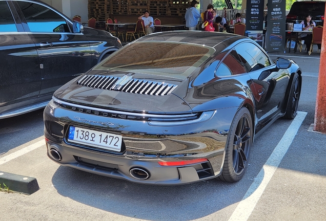 Porsche 992 Carrera 4 GTS