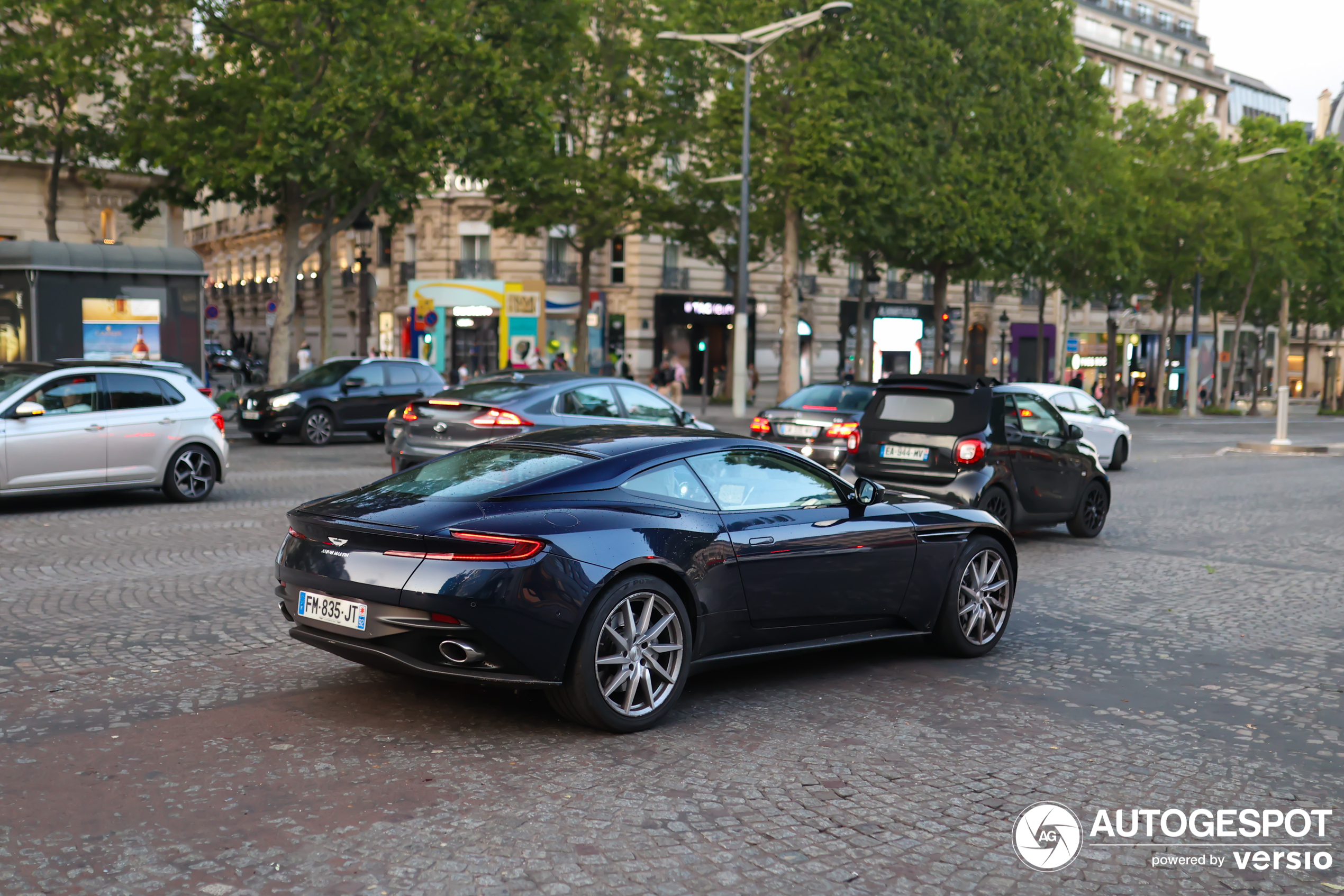 Aston Martin DB11 V8