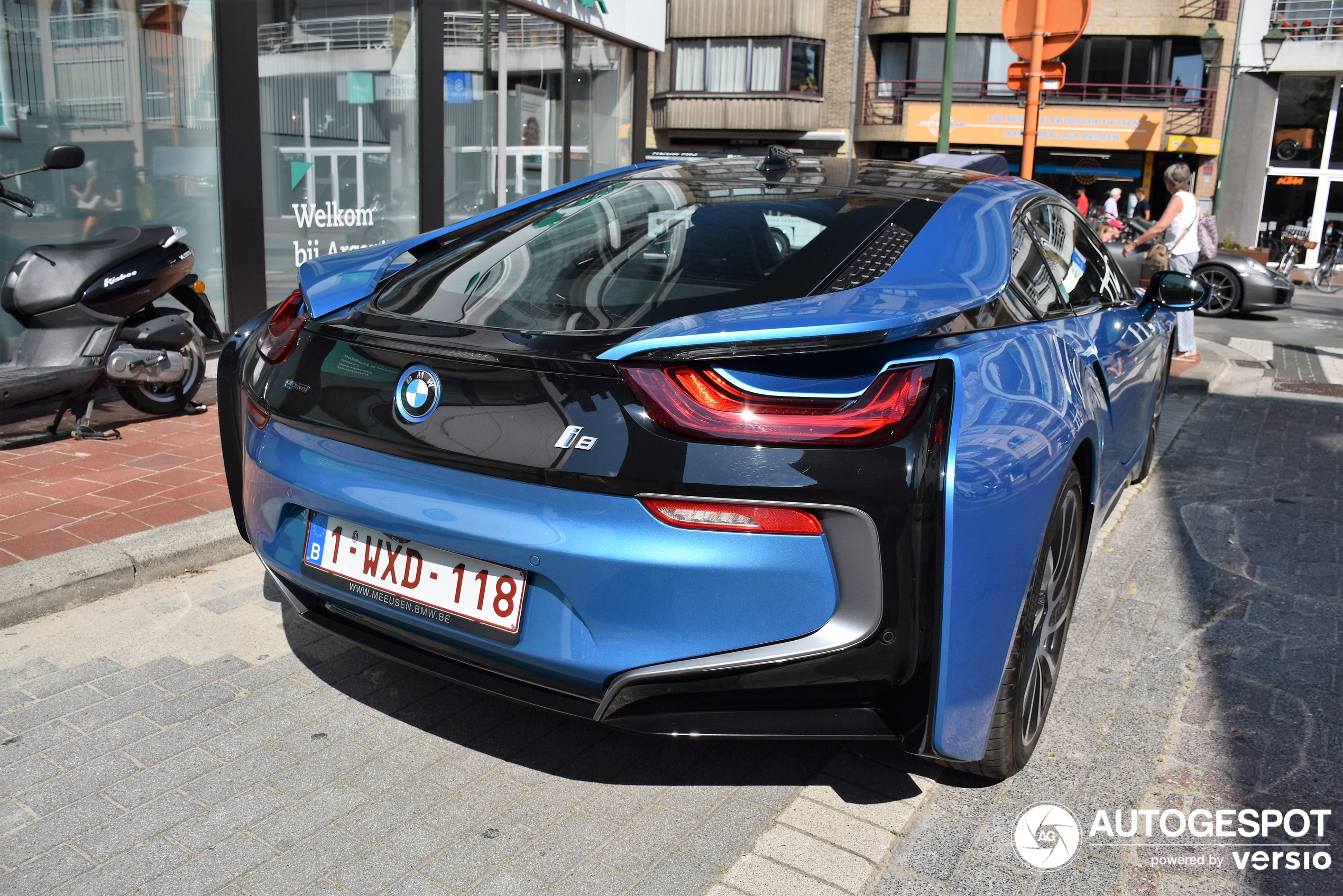 BMW i8