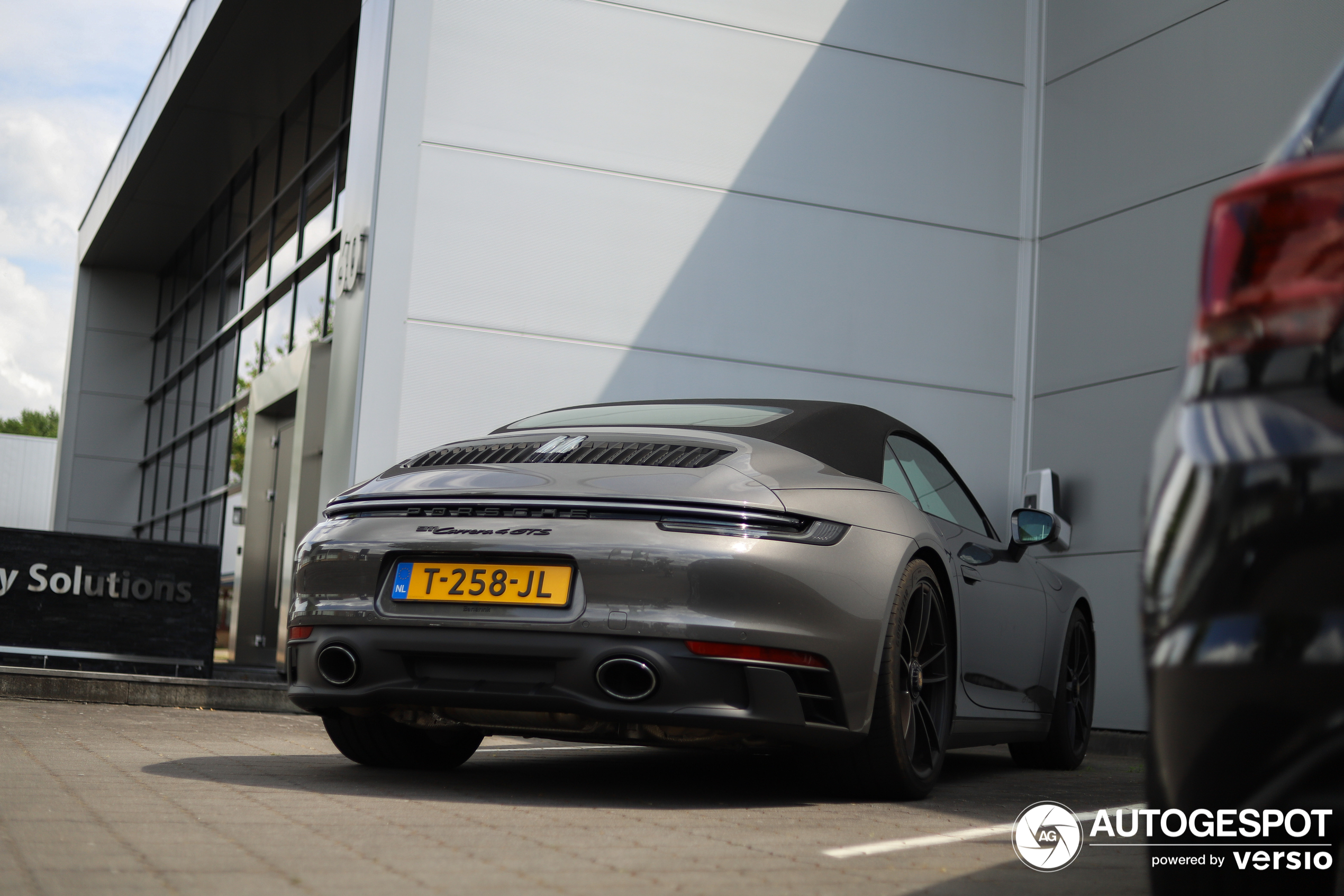 Porsche 992 Carrera 4 GTS Cabriolet