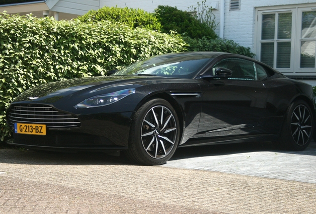 Aston Martin DB11 V8