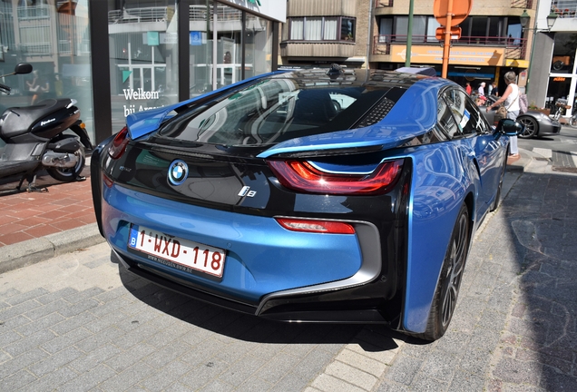 BMW i8