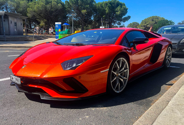 Lamborghini Aventador S LP740-4