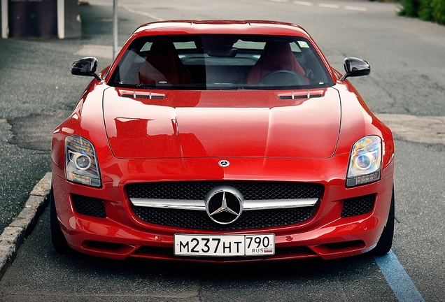 Mercedes-Benz SLS AMG