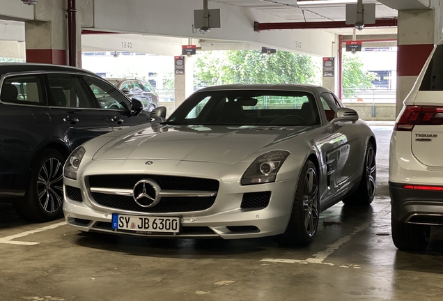 Mercedes-Benz SLS AMG