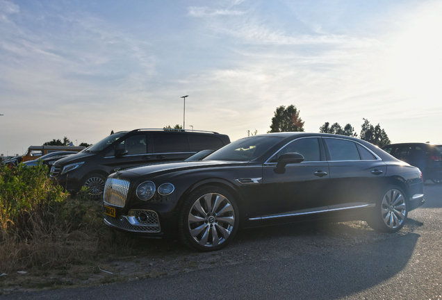 Bentley Flying Spur V8 2021