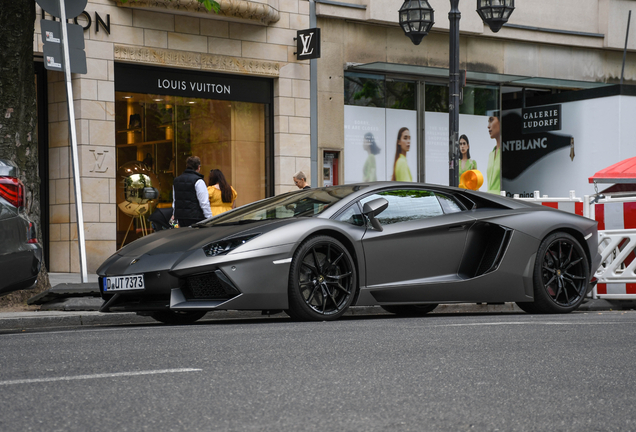 Lamborghini Aventador LP700-4