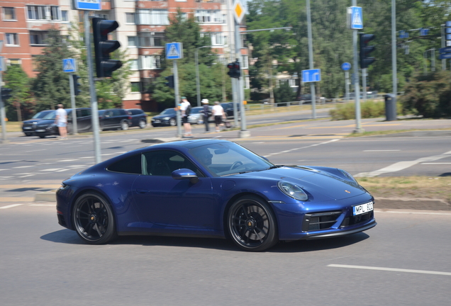 Porsche 992 Carrera GTS