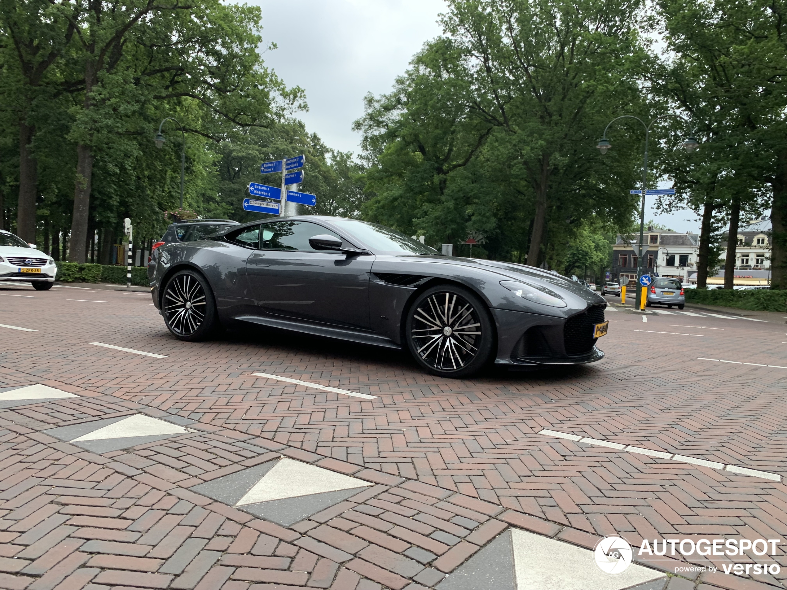 Aston Martin DBS Superleggera