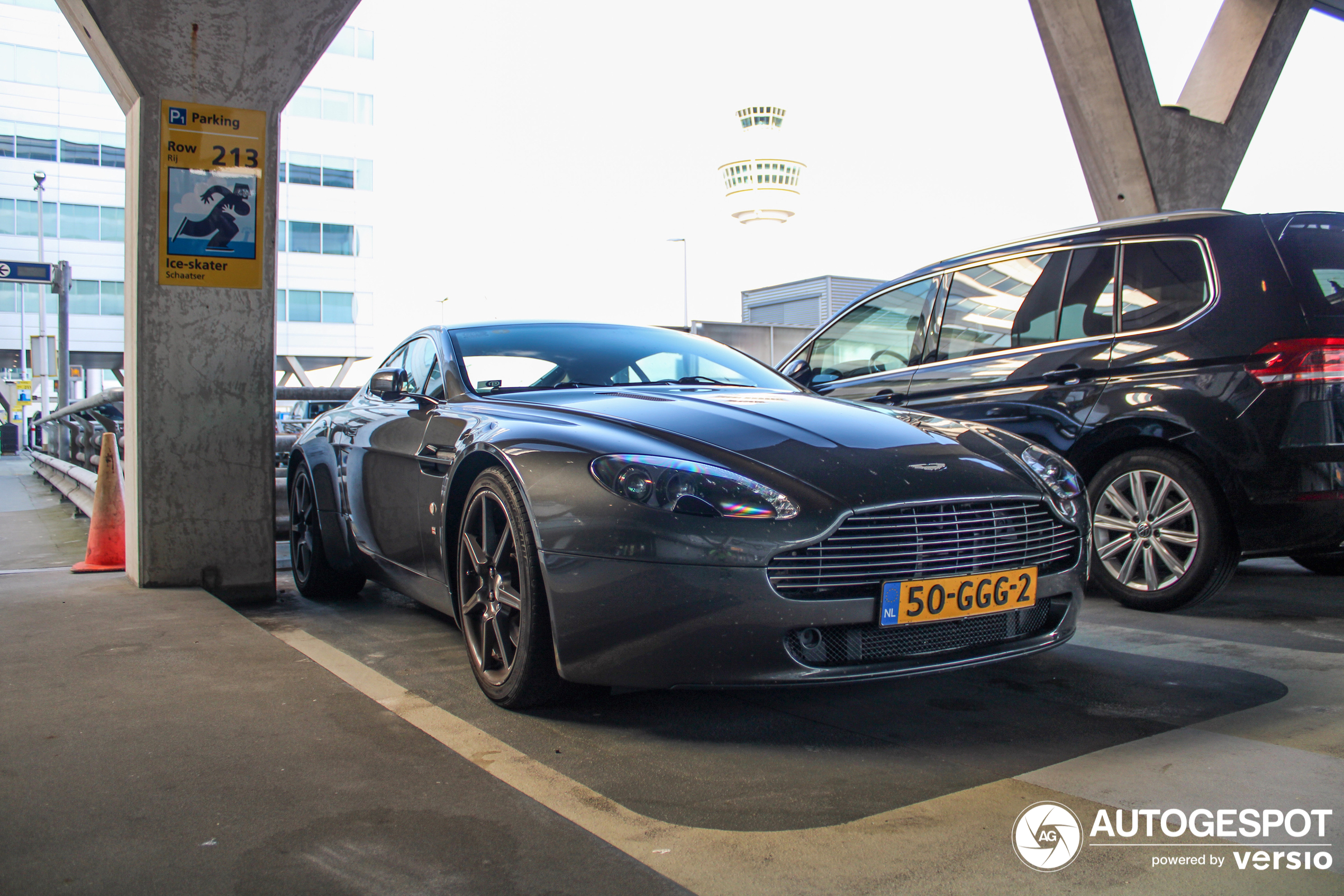 Aston Martin V8 Vantage