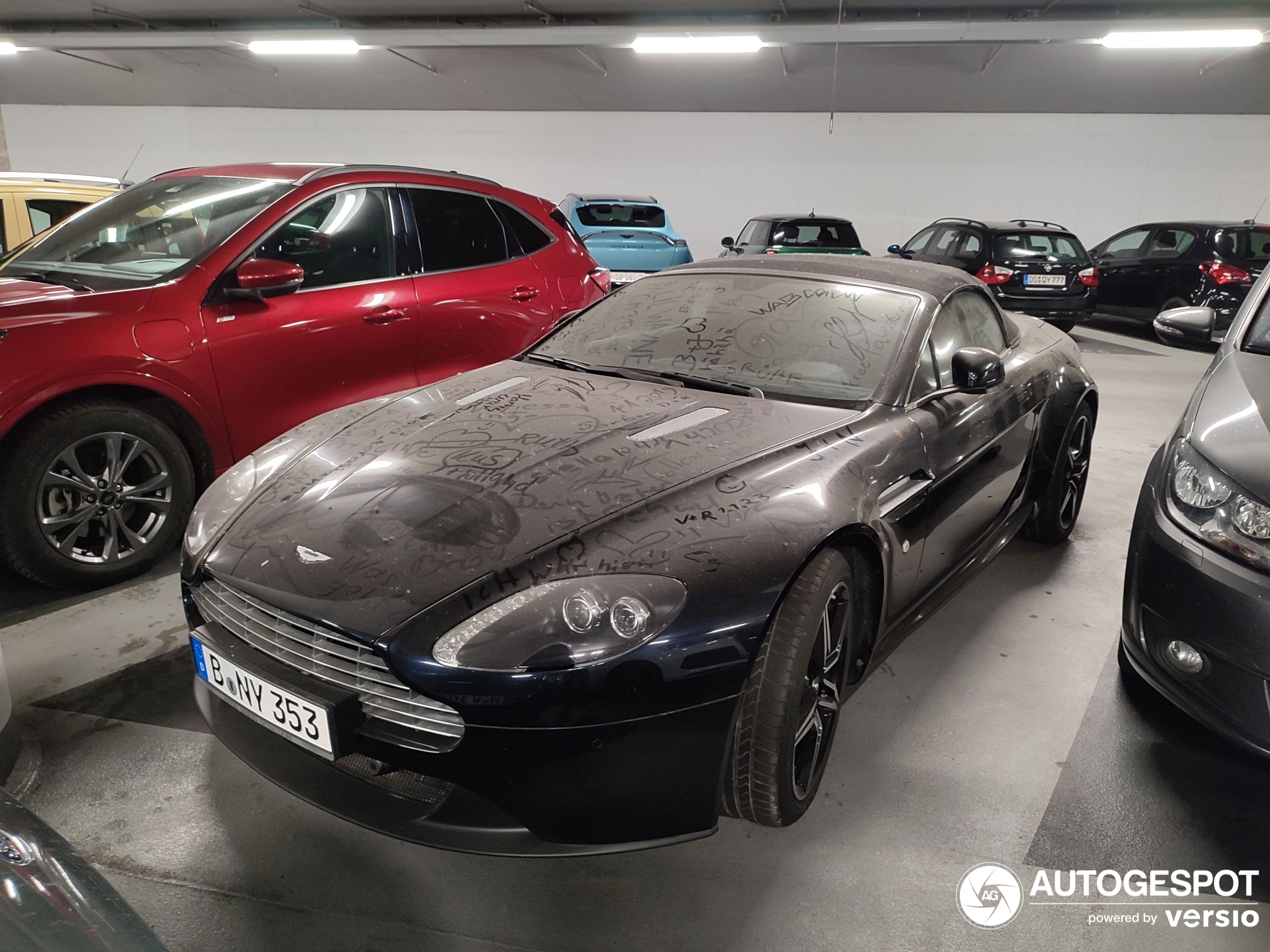 Aston Martin V8 Vantage Roadster 2012