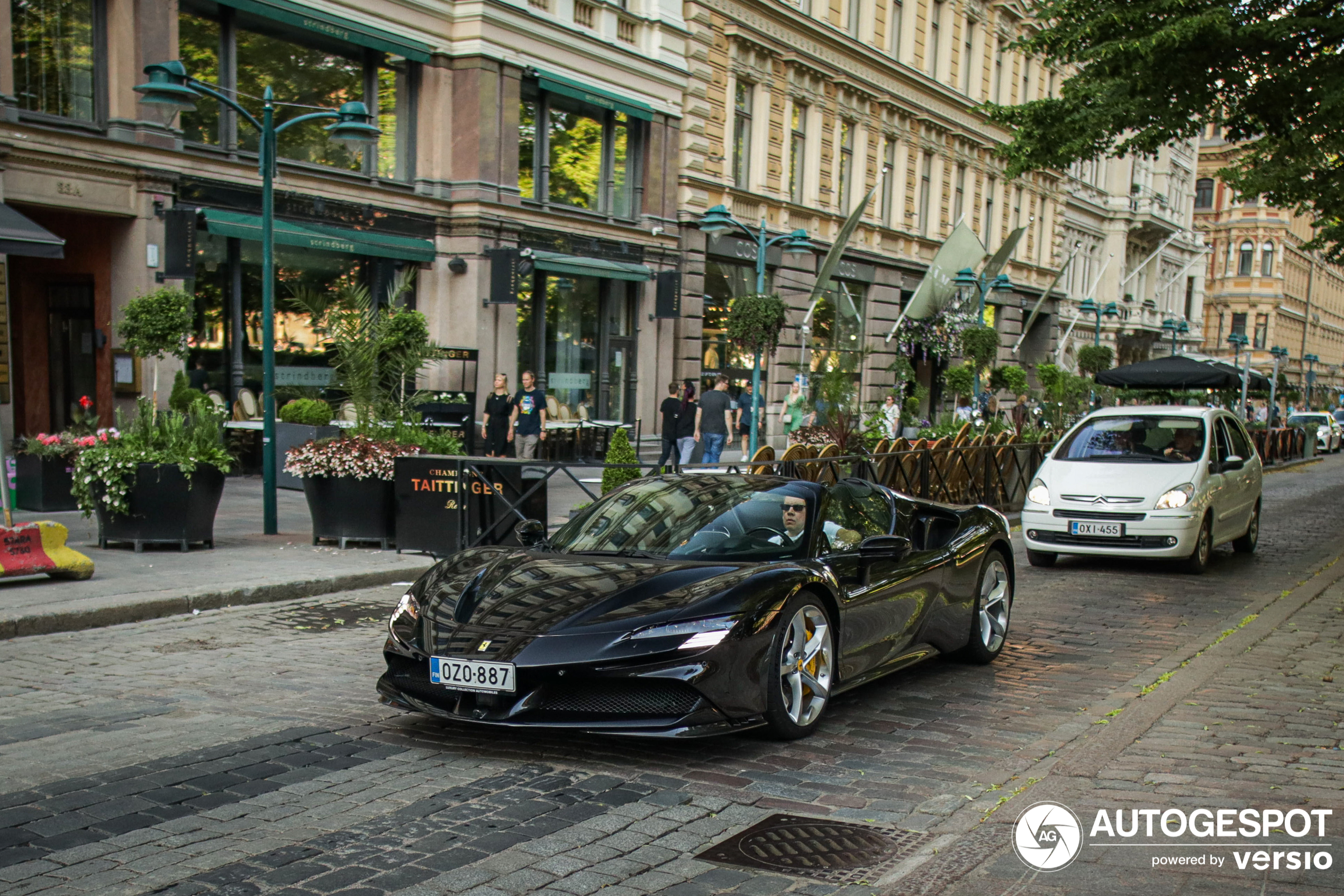 Ferrari SF90 Spider