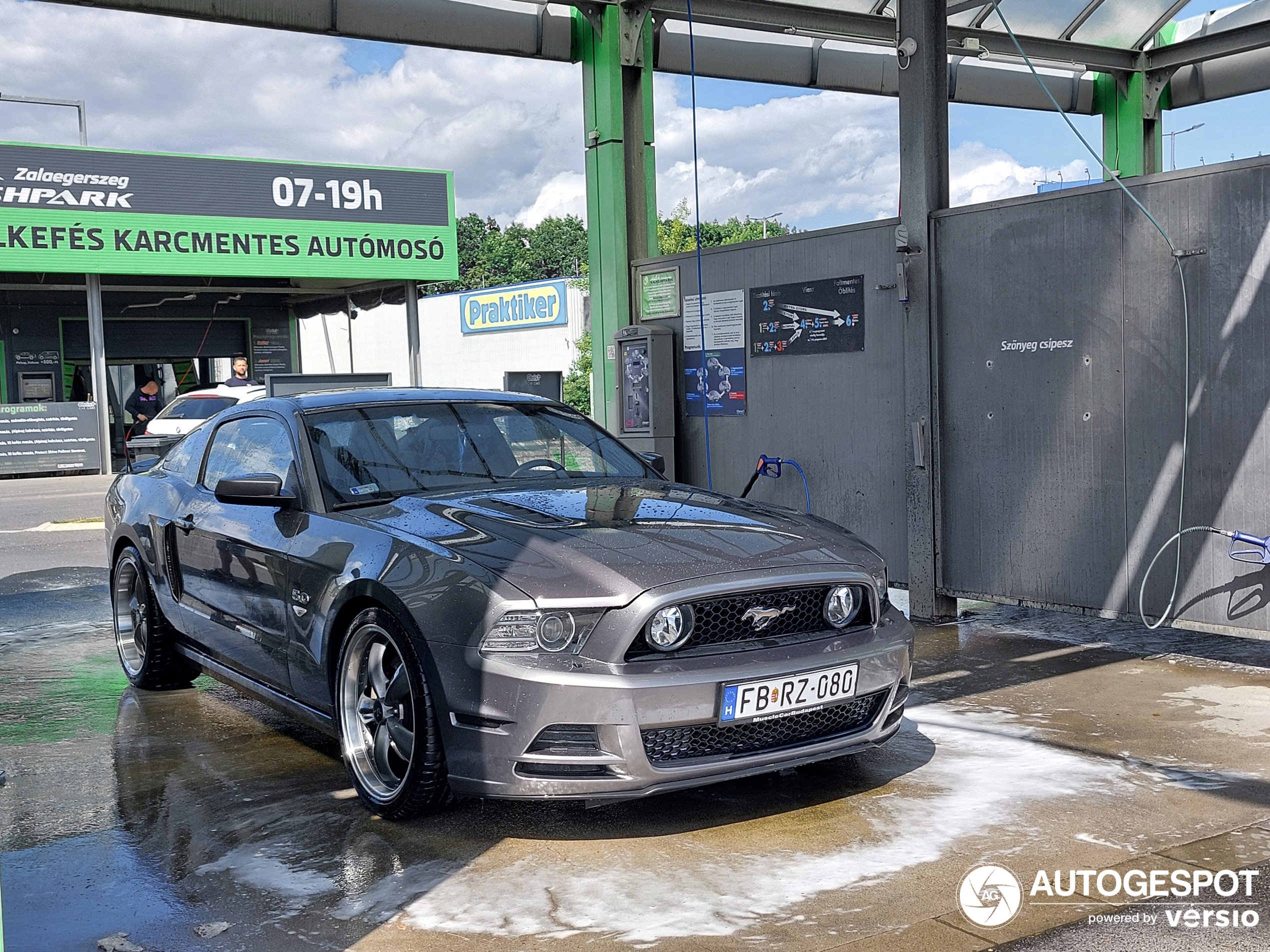 Ford Mustang GT 2013