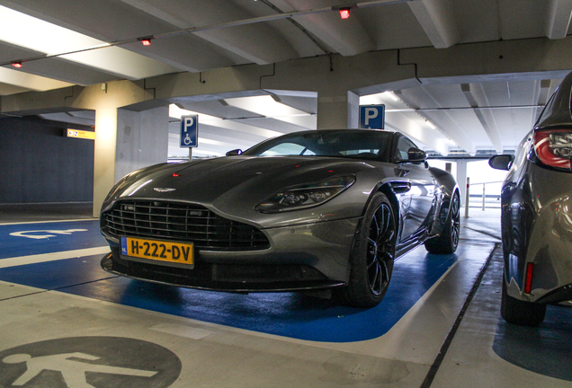 Aston Martin DB11 V8