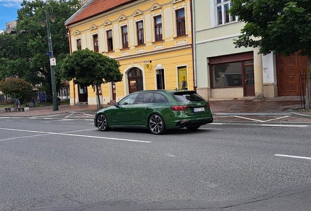 Audi RS4 Avant B9