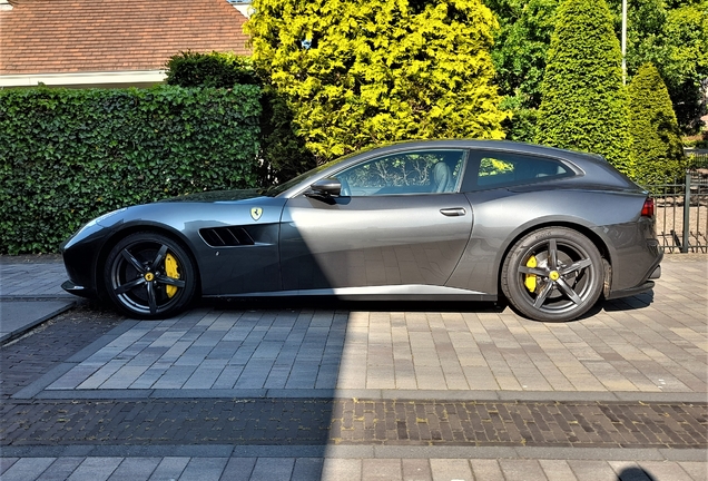 Ferrari GTC4Lusso T