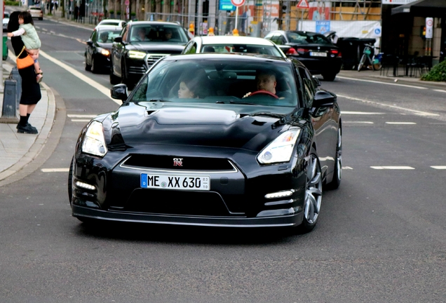 Nissan GT-R 2015