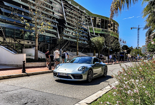 Porsche 992 Carrera 4S