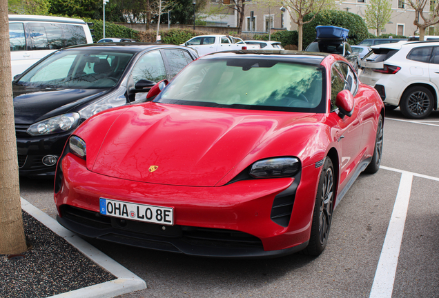 Porsche Taycan GTS Sport Turismo