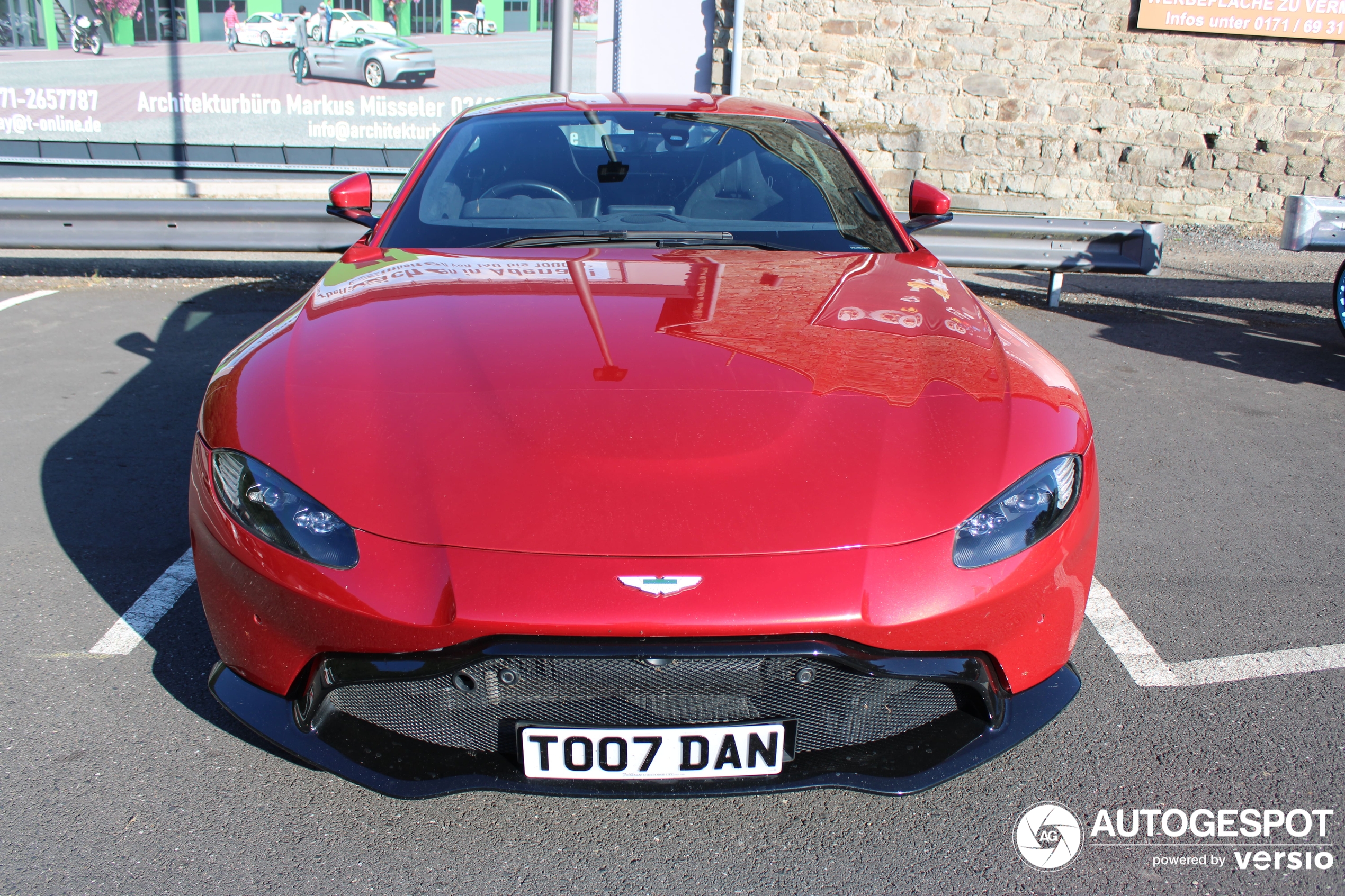 Aston Martin V8 Vantage 2018