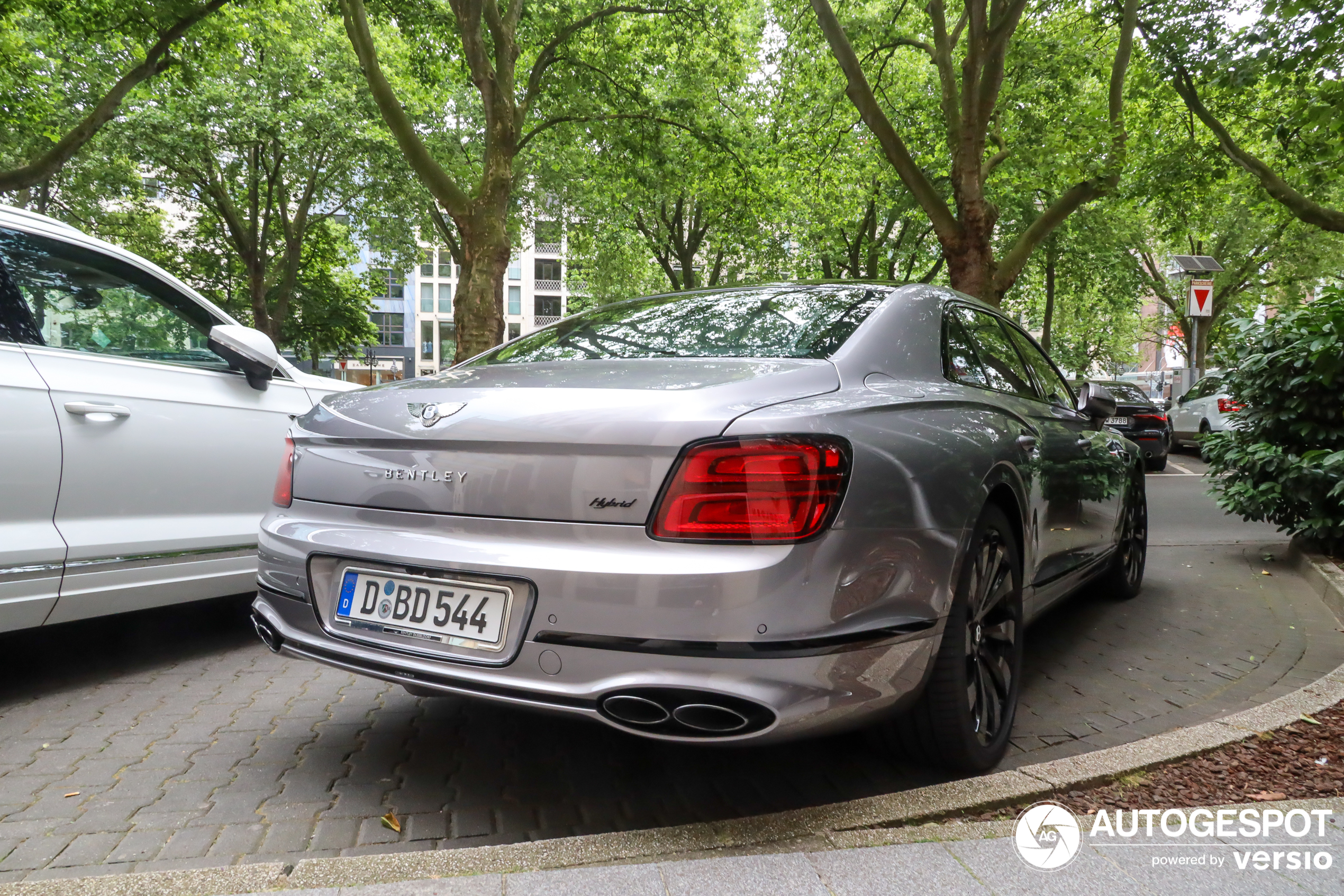 Bentley Flying Spur Hybrid S