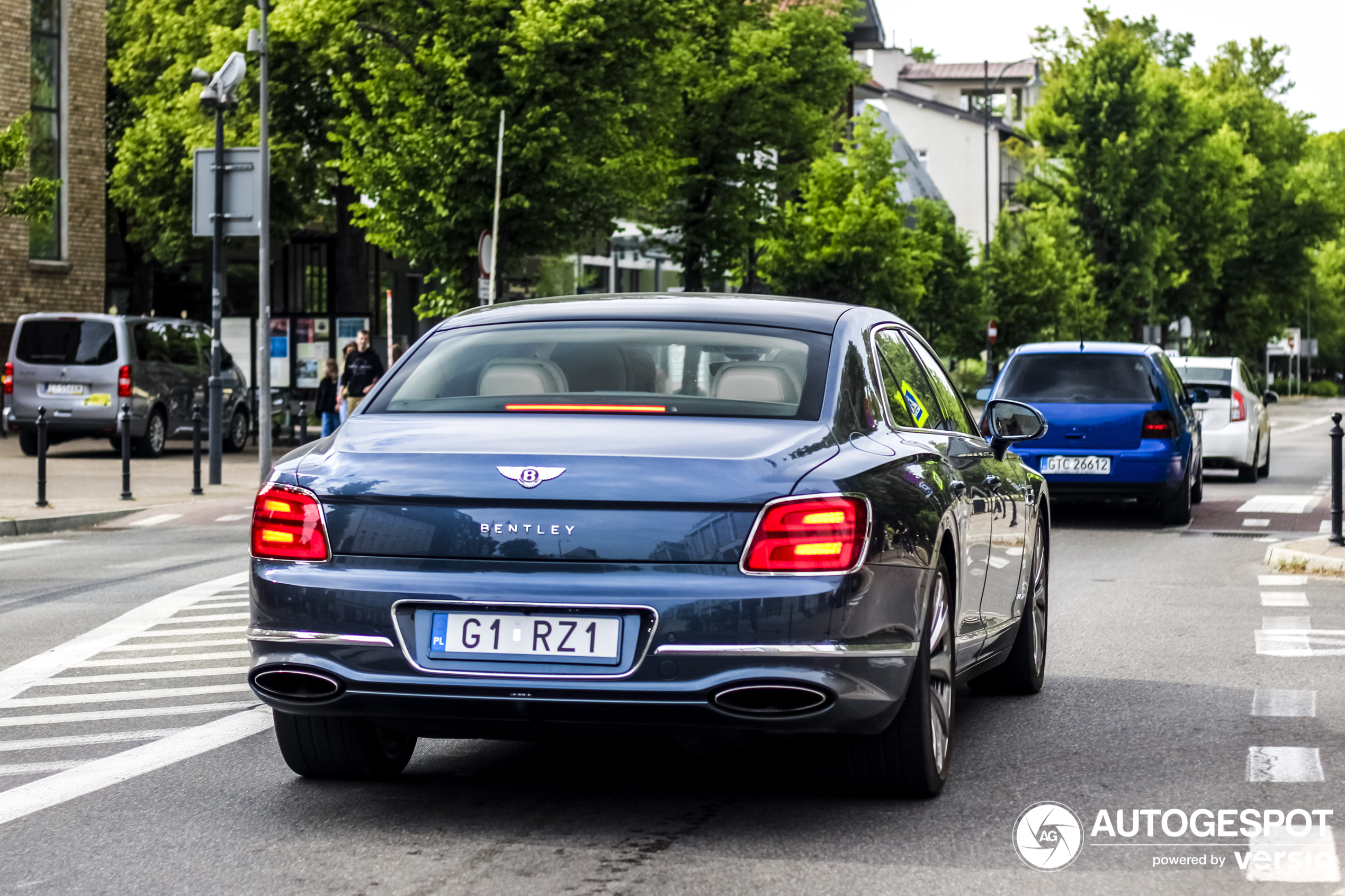Bentley Flying Spur Ｗ12 Bentley Flying Spur Mulliner 6,0 W12 (635 KM) A8 DCT 2024