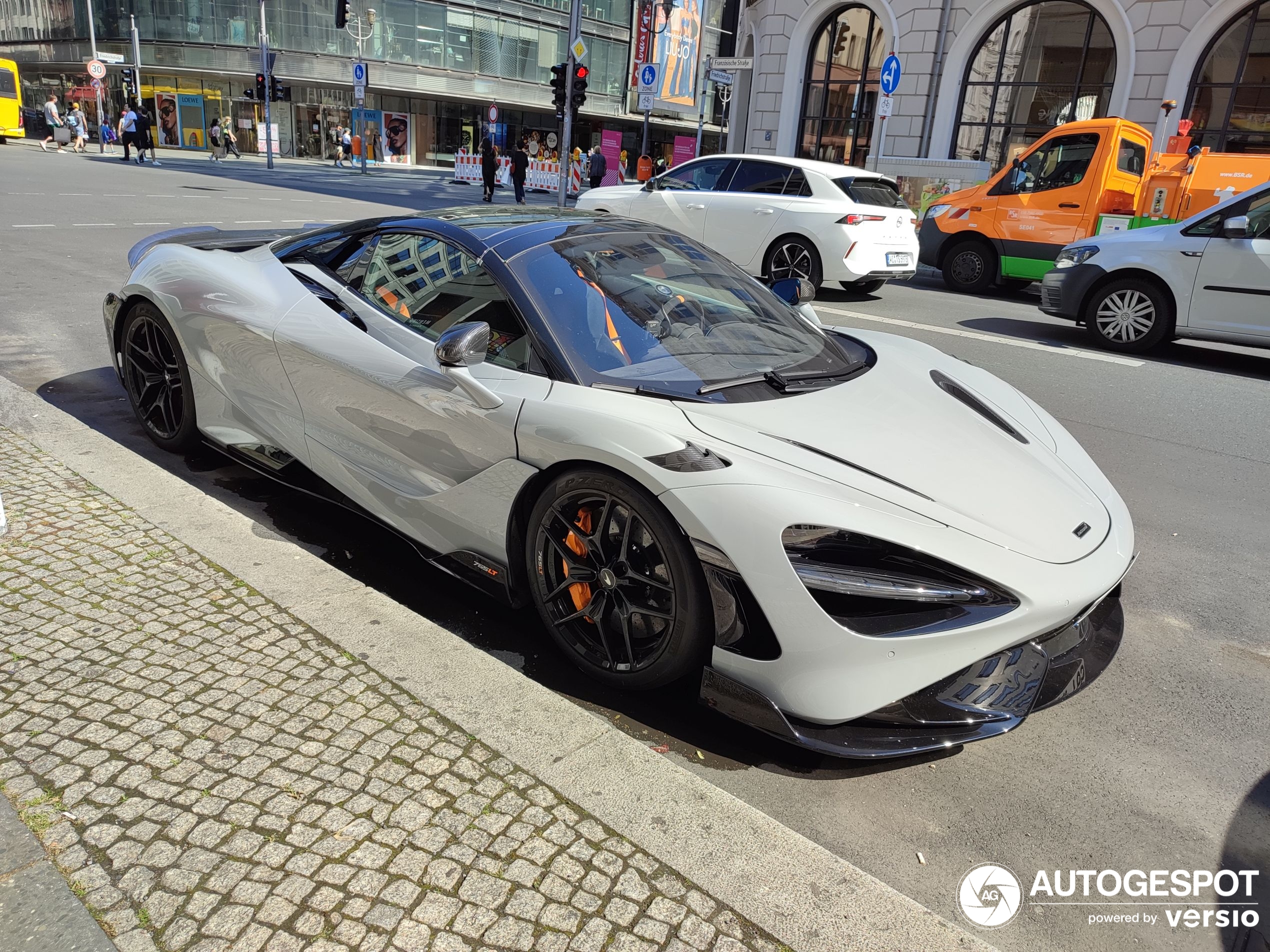 McLaren 765LT Spider