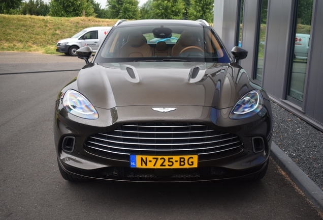 Aston Martin DBX