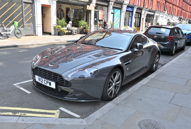 Aston Martin V12 Vantage