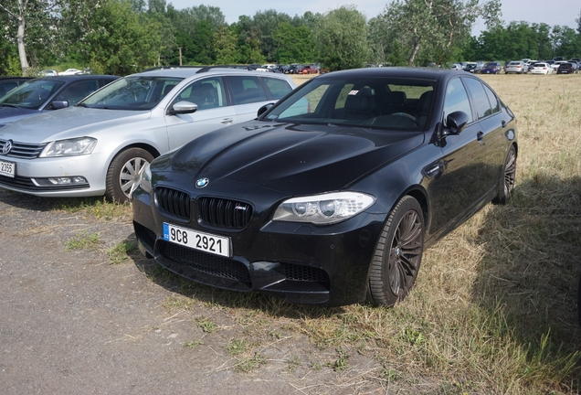 BMW M5 F10 2011